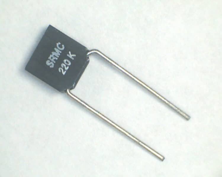 SRT Microcéramique Radial Moulded Capacitors (500V - 2kV)