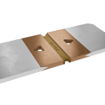 Isabellenhütte BAN-AL busbar shunt, two silver aluminium terminals either side of two copper sections with the resistance alloy strip between them and a triangular hole in each copper section